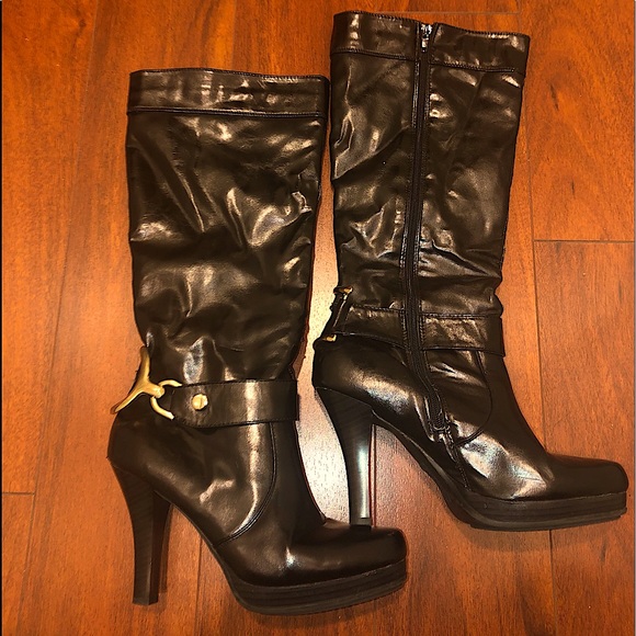 Stylish black boots! Step out in these!! - Picture 3 of 3